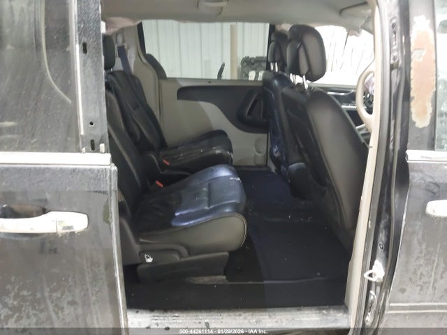 44261114 :رقم المزاد ، 2C4RC1BG4FR676870 vin ، 2015 Chrysler Town & Country Touring مزاد بيع