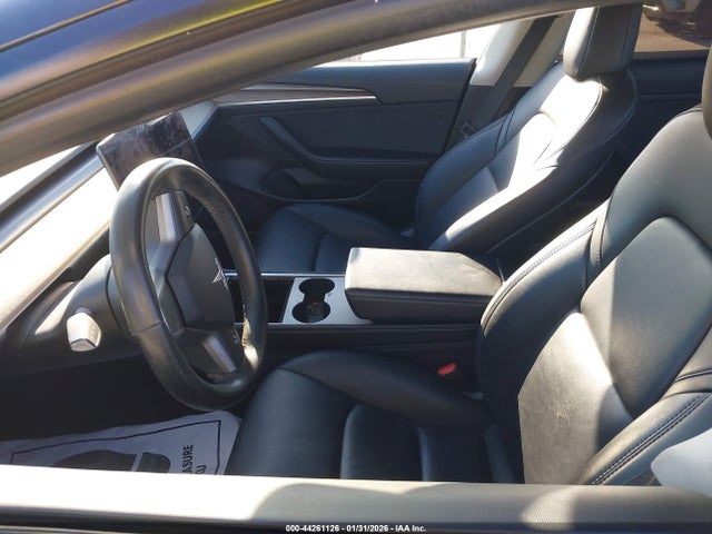 2022 Tesla Model 3 Long Range Dual Motor All-wheel Drive მანქანა იყიდება აუქციონზე, vin: 5YJ3E1EB7NF164806, აუქციონის ნომერი: 44261126