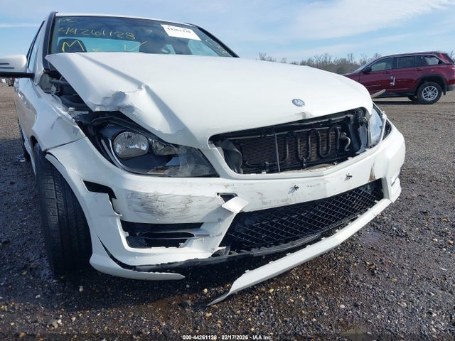 Продаж на аукціоні авто 2012 Mercedes-benz C 300 Sport 4matic, vin: WDDGF8BB5CR197358, номер лоту: 44261128