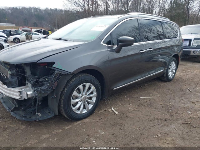 2019 CHRYSLER PACIFICA 2C4RC1BG4KR704726 Photo 1