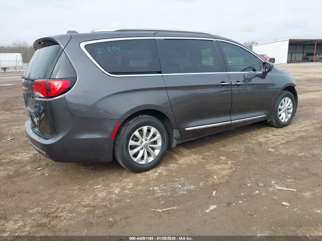 2019 CHRYSLER PACIFICA 2C4RC1BG4KR704726 Photo 3