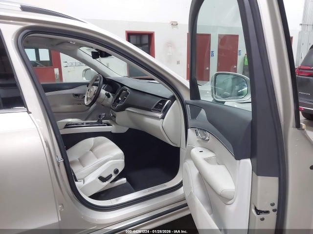 YV4102XK8G1067857 Volvo Xc90 T5 Momentum