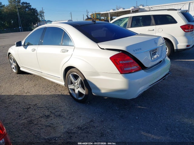 2010 MERCEDES-BENZ S 550 WDDNG8GB9AA321964 Photo 2