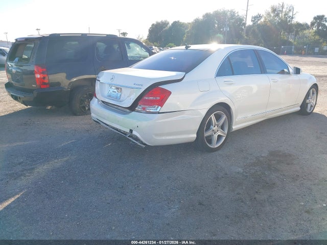 2010 MERCEDES-BENZ S 550 WDDNG8GB9AA321964 Photo 3