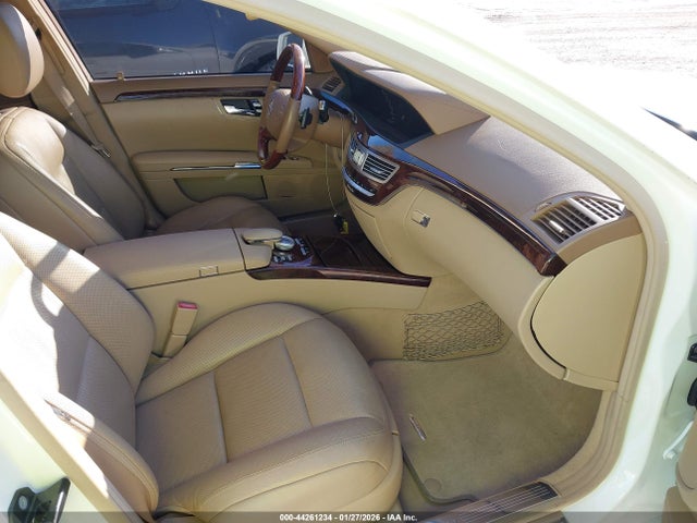 2010 MERCEDES-BENZ S 550 WDDNG8GB9AA321964 Photo 4