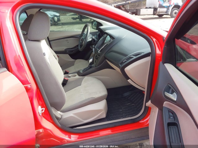 Ford FOCUS SE 2014 1FADP3K22EL260358 Image 5