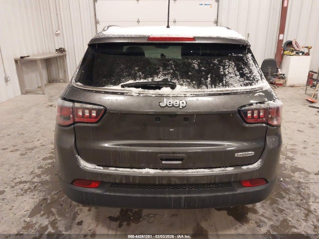 44261251 :رقم المزاد ، 3C4NJCBB5JT227644 vin ، 2018 Jeep Compass Latitude Fwd مزاد بيع