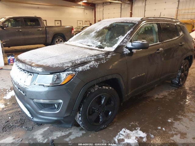 44261251 :رقم المزاد ، 3C4NJCBB5JT227644 vin ، 2018 Jeep Compass Latitude Fwd مزاد بيع