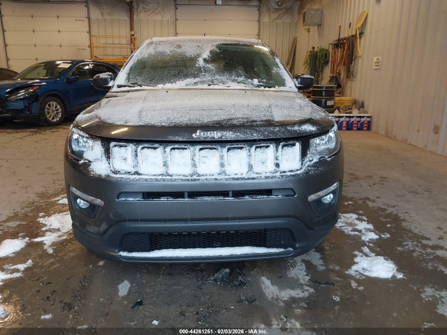 44261251 :رقم المزاد ، 3C4NJCBB5JT227644 vin ، 2018 Jeep Compass Latitude Fwd مزاد بيع