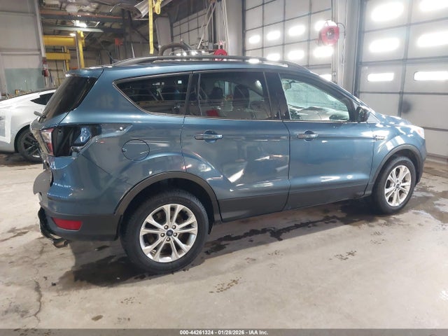 1FMCU9GD4JUB82354 Ford ESCAPE SE