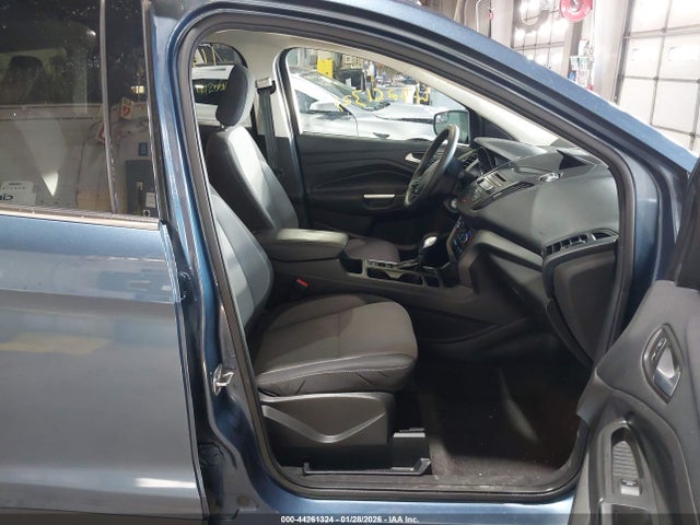 1FMCU9GD4JUB82354 Ford ESCAPE SE