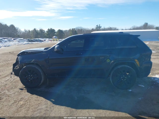 1C4RJFAGXJC294543 Jeep Grand Cherokee Altitude 4x4