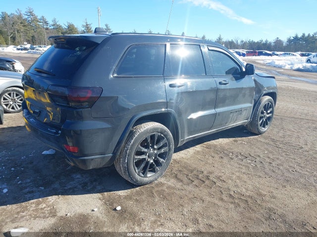 1C4RJFAGXJC294543 Jeep Grand Cherokee Altitude 4x4