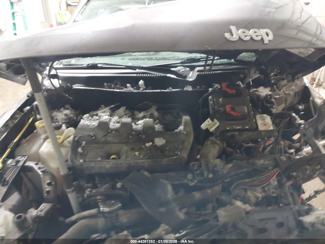 44261352 :رقم المزاد ، 1C4NJCBB0GD732571 vin ، 2016 Jeep Compass Sport مزاد بيع
