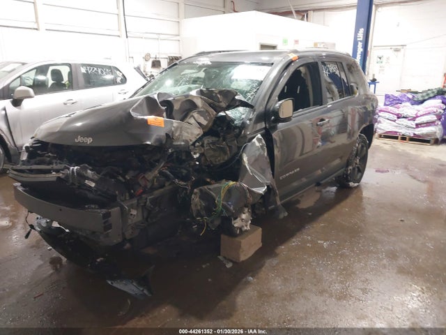 44261352 :رقم المزاد ، 1C4NJCBB0GD732571 vin ، 2016 Jeep Compass Sport مزاد بيع