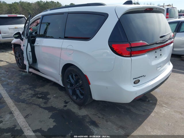 2023 CHRYSLER PACIFICA 2C4RC1BG8PR629925 Photo 2