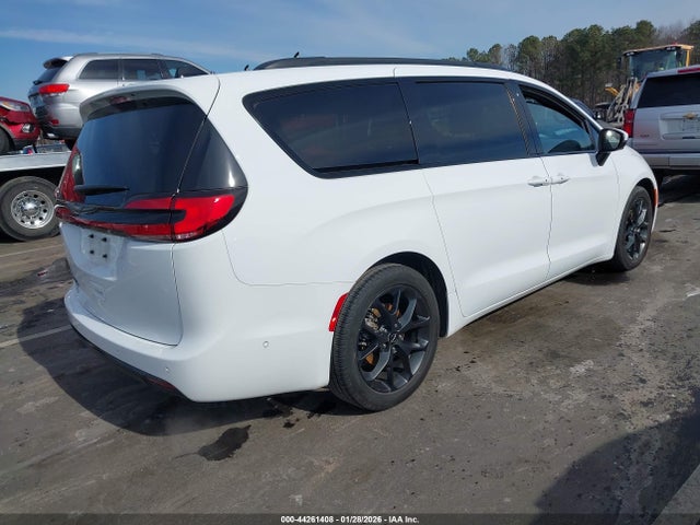 2023 CHRYSLER PACIFICA 2C4RC1BG8PR629925 Photo 3