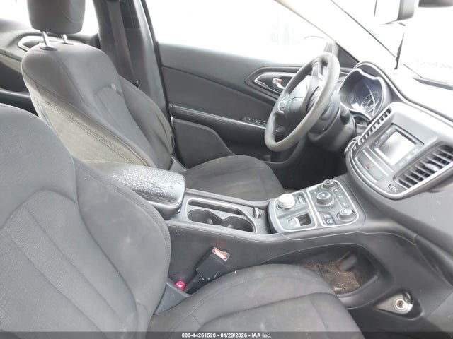 44261520 :رقم المزاد ، 1C3CCCAB0FN663722 vin ، 2015 Chrysler 200 Limited مزاد بيع