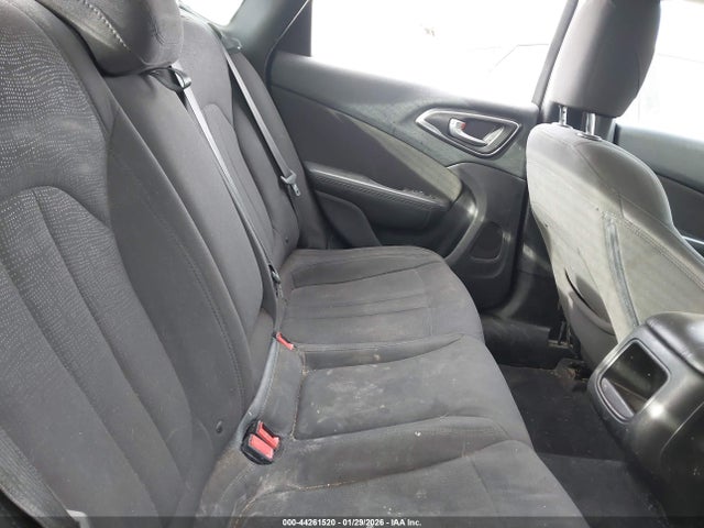 44261520 :رقم المزاد ، 1C3CCCAB0FN663722 vin ، 2015 Chrysler 200 Limited مزاد بيع