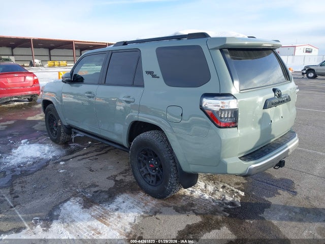 2022 TOYOTA 4RUNNER JTERU5JR5N6028494 Photo 2