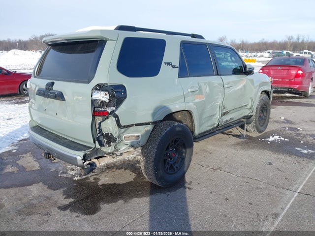 2022 TOYOTA 4RUNNER JTERU5JR5N6028494 Photo 3