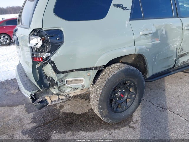 2022 TOYOTA 4RUNNER JTERU5JR5N6028494 Photo 5