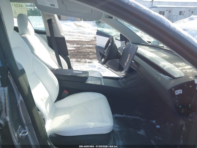 2025 TESLA MODEL 3 5YJ3E1EAXSF060409 Photo 4