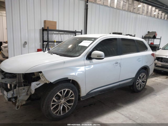 Mitsubishi Outlander Se 2018 JA4AZ3A32JZ042875 Image 15