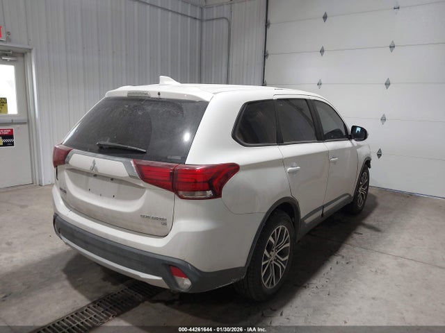 2018 MITSUBISHI OUTLANDER JA4AZ3A32JZ042875 Photo 3