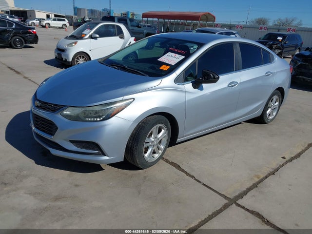 44261645 :رقم المزاد ، 1G1BE5SMXJ7115942 vin ، 2018 Chevrolet Cruze Lt Auto مزاد بيع