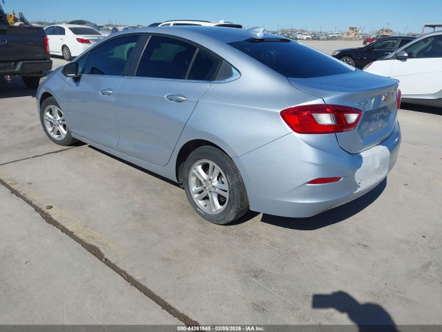 44261645 :رقم المزاد ، 1G1BE5SMXJ7115942 vin ، 2018 Chevrolet Cruze Lt Auto مزاد بيع