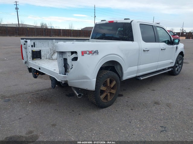 1FTFW1ED0NFC41037 Ford F-150 Xlt