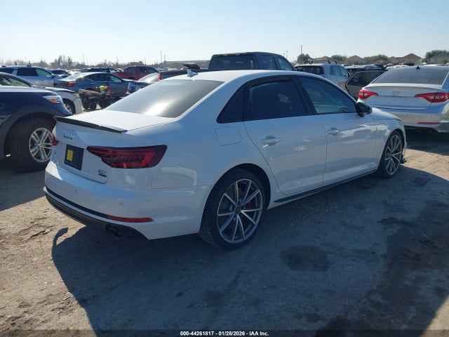2018 AUDI A4 WAUENAF47JN020044 Photo 3