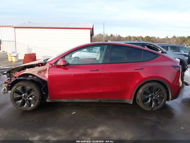 Продаж на аукціоні авто 2025 Tesla Model Y Long Range Dual Motor Rear-wheel Drive, vin: 7SAYGDED5SA371970, номер лоту: 44261819