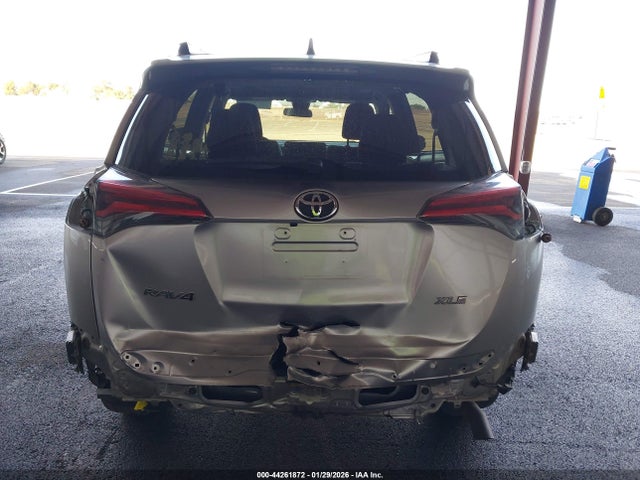 JTMWFREV4JJ192794 Toyota Rav4 Xle