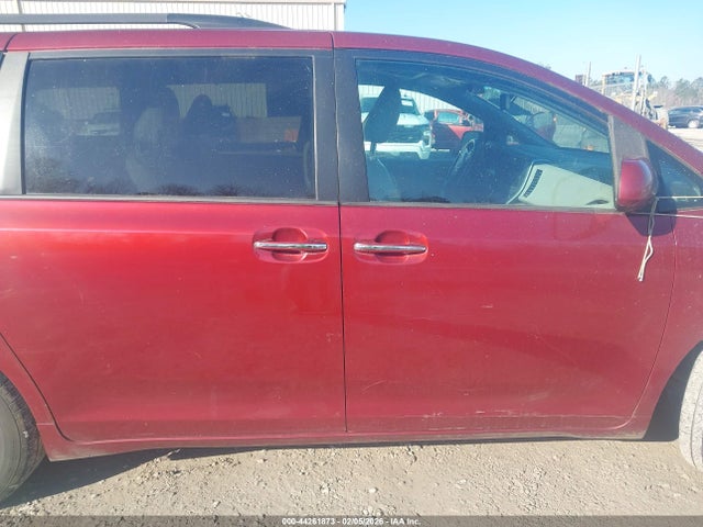 5TDYK3DC8GS692468 Toyota Sienna Xle 8 Passenger