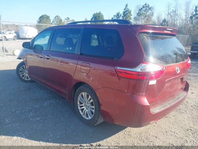 5TDYK3DC8GS692468 Toyota Sienna Xle 8 Passenger
