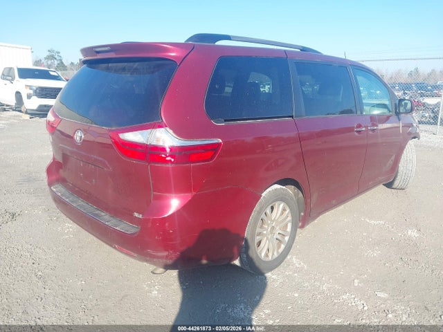 5TDYK3DC8GS692468 Toyota Sienna Xle 8 Passenger