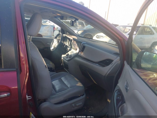 5TDYK3DC8GS692468 Toyota Sienna Xle 8 Passenger