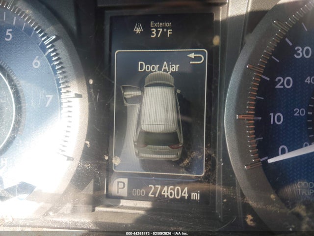 5TDYK3DC8GS692468 Toyota Sienna Xle 8 Passenger