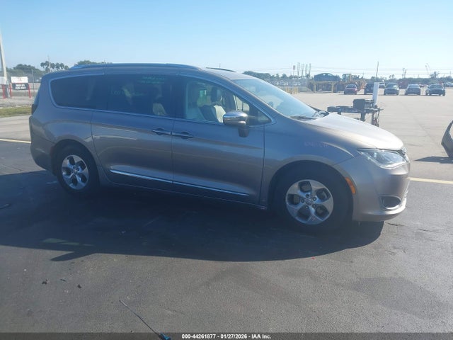 Aukcja sprzedaży 2018 Chrysler Pacifica Hybrid Limited, vin: 2C4RC1N72JR236814, numer aukcji: 44261877