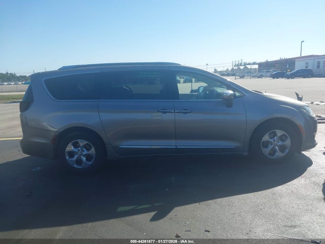 Aukcja sprzedaży 2018 Chrysler Pacifica Hybrid Limited, vin: 2C4RC1N72JR236814, numer aukcji: 44261877