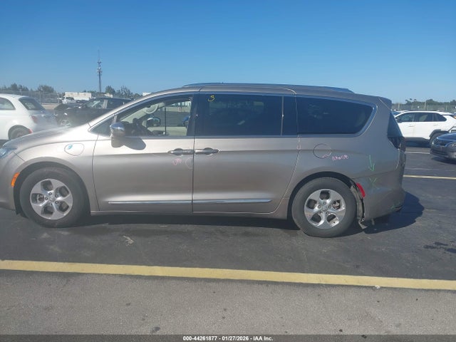 Aukcja sprzedaży 2018 Chrysler Pacifica Hybrid Limited, vin: 2C4RC1N72JR236814, numer aukcji: 44261877
