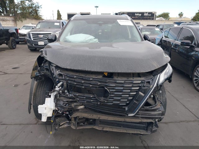 5N1BT3CA9PC833662 Nissan Rogue Sl Fwd