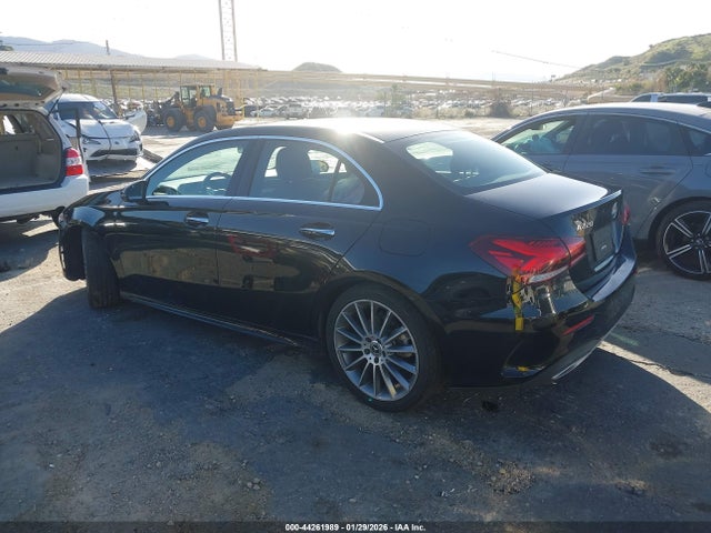 W1K3G4EB4NJ338762 Mercedes-Benz A 220