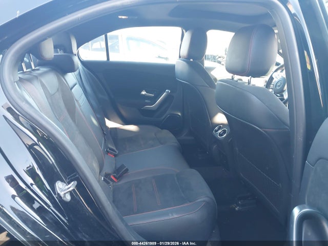 W1K3G4EB4NJ338762 Mercedes-Benz A 220