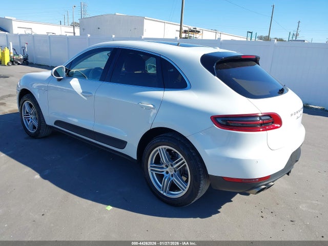 2015 PORSCHE MACAN WP1AB2A53FLB68032 Photo 2