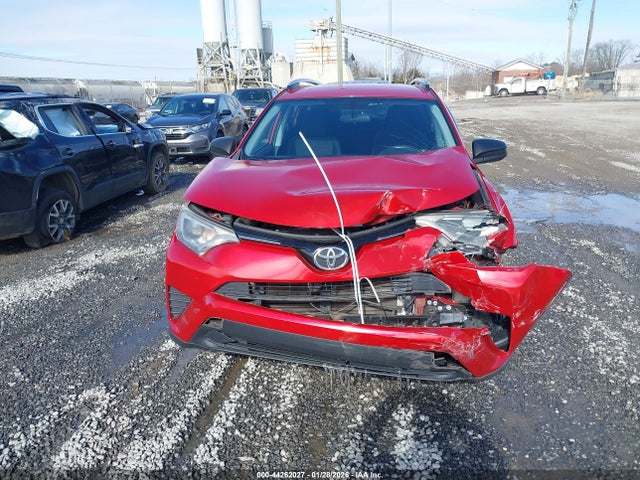 2T3ZFREV5GW243727 Toyota RAV4 LE
