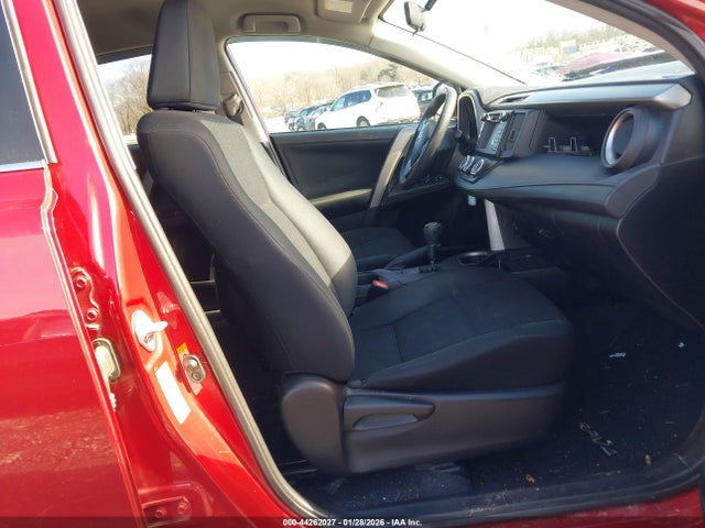 2T3ZFREV5GW243727 Toyota RAV4 LE