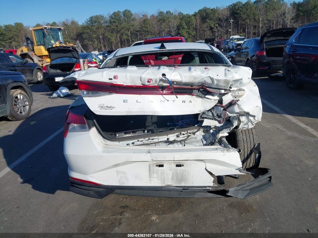44262107 :رقم المزاد ، 5NPLS4AG2PH115013 vin ، 2023 Hyundai Elantra Sel مزاد بيع